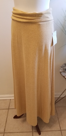 LuLaRoe Dresses & Skirts - NWT LulaRoe Maxi - Large